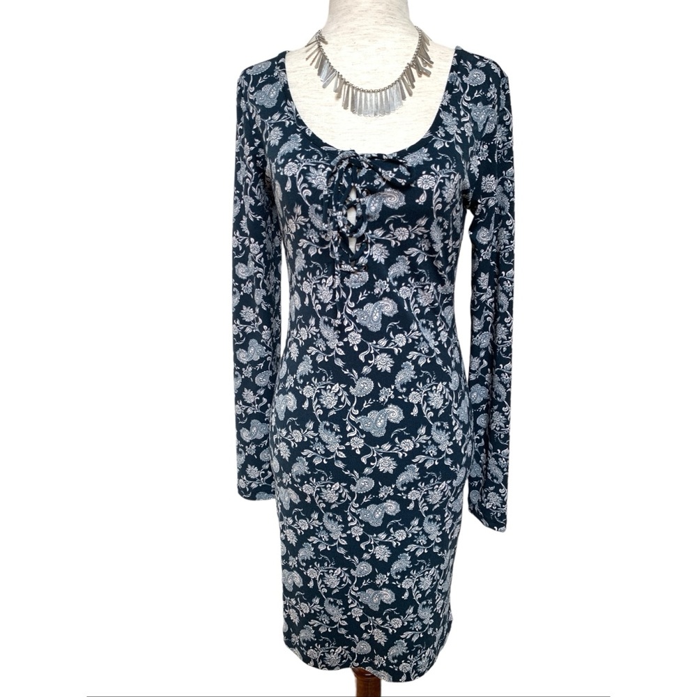 Forever 21 stretch floral dress with lace up tie neckline, NWOT, M